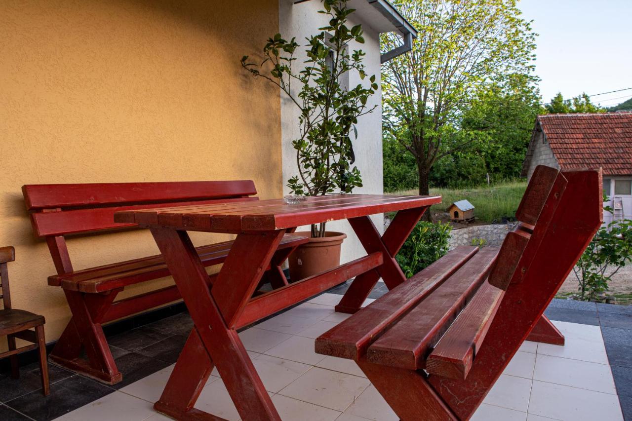 Gazdinstvo Tadic Guest House Niksic Exterior photo